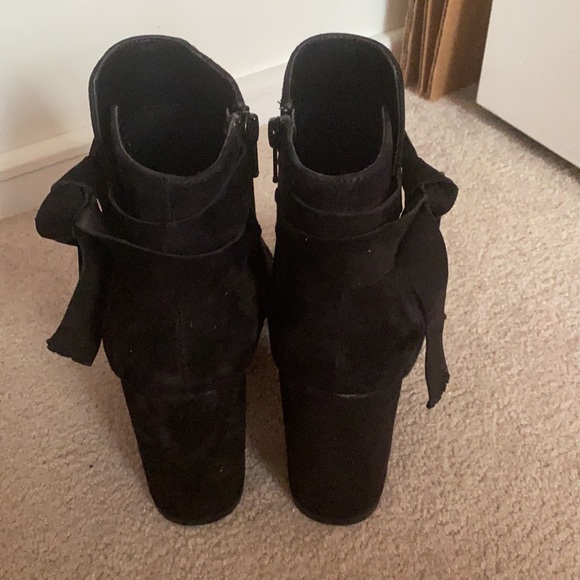 Sole Society Black booties size 7.5 suede - Picture 3 of 4
